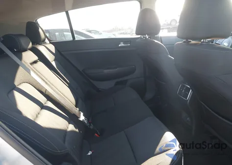 2020 Kia Sportage Lx z USA, uszkodzony, nr VIN KNDPMCAC4L7737825